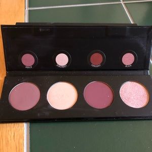 Younique Eyeshadow quad